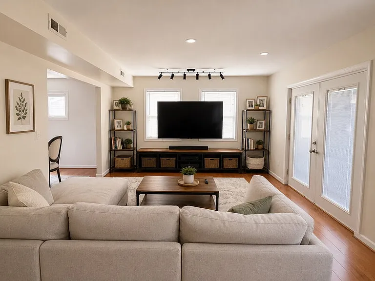 1909 Rollins Dr — Photo 12