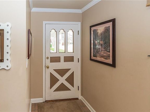 4th image of 925 Oakwood Trl