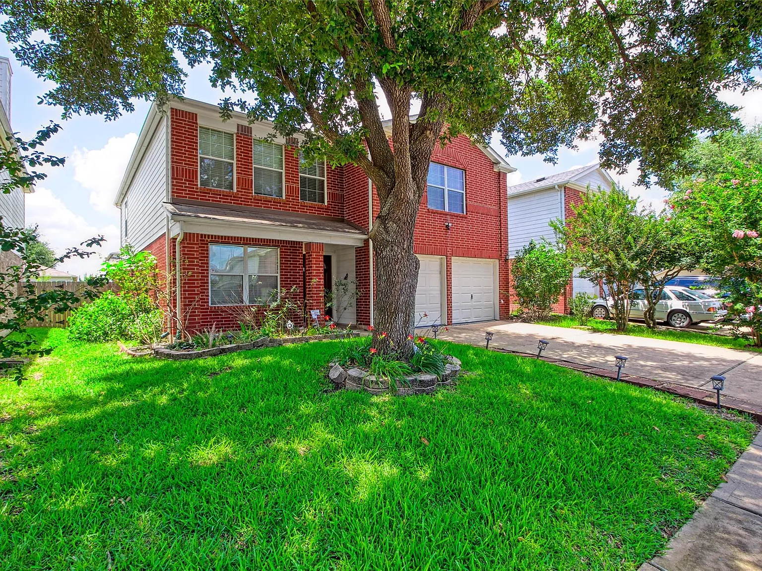 4 bed, 2.5 bath, 2880 sqft, $2,500 — Photo 1
