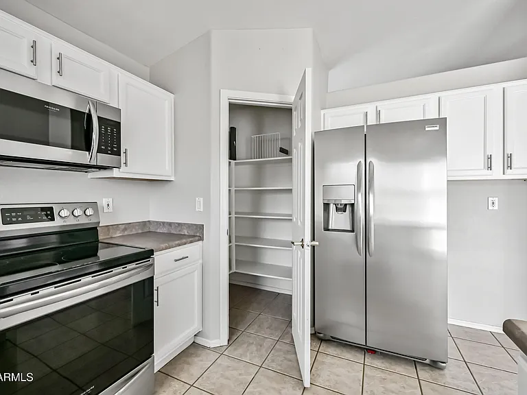 351 N Wildrose — Photo 9