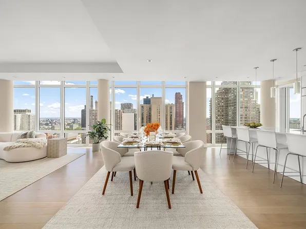 1355 1st Ave Floor 26, New York, NY 10021