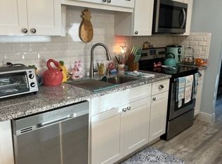 650 N Centre Ct SW APT 102, Vero Beach, FL 32962