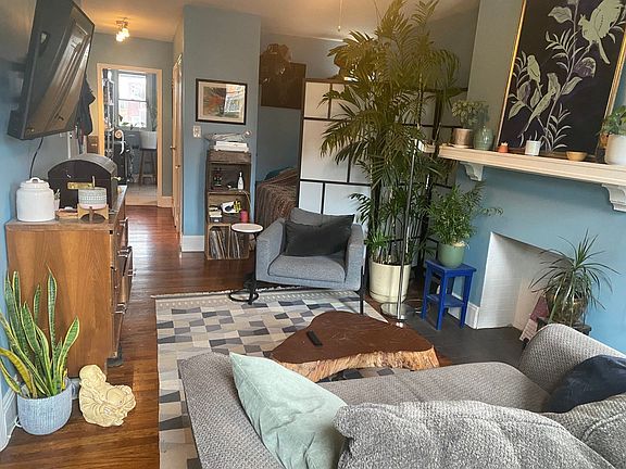 3rd image of 246 S Millvale Ave Floor 2