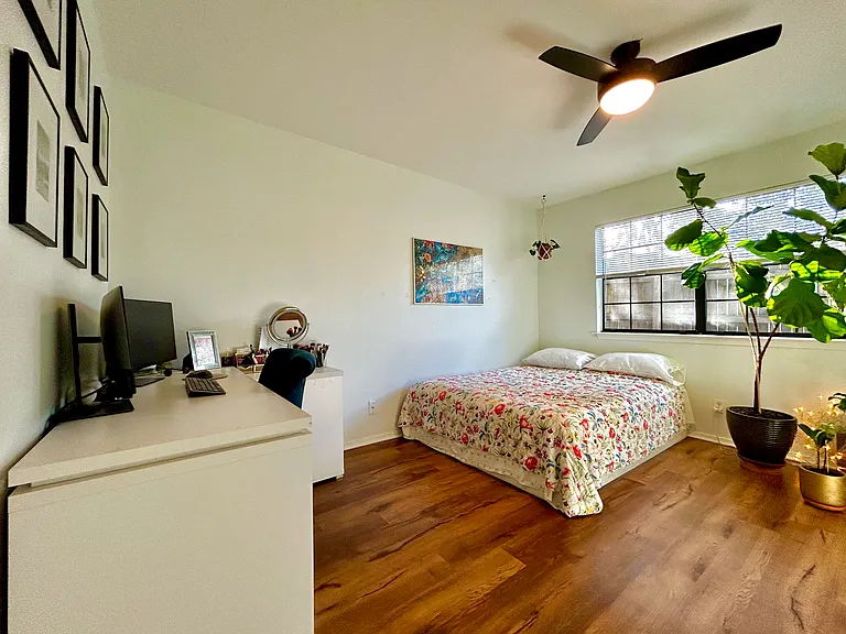 2906 West Ave #2 — Photo 6