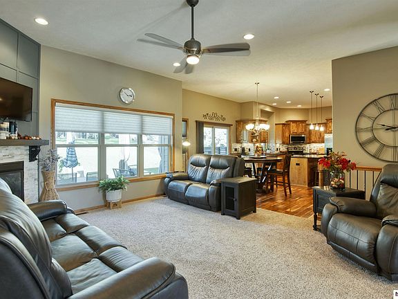 4th image of 10412 S 176th St