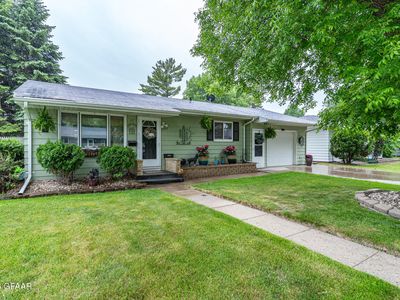 2103 7th Ave N, Grand Forks, ND, 58203
