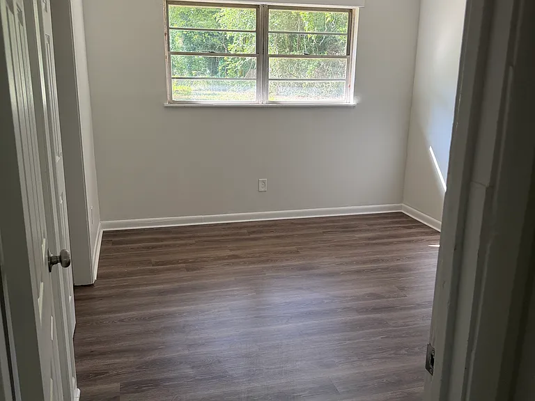 1802 Kerry Dr — Photo 8