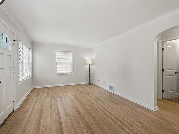 4th image of 5239 Outlook St