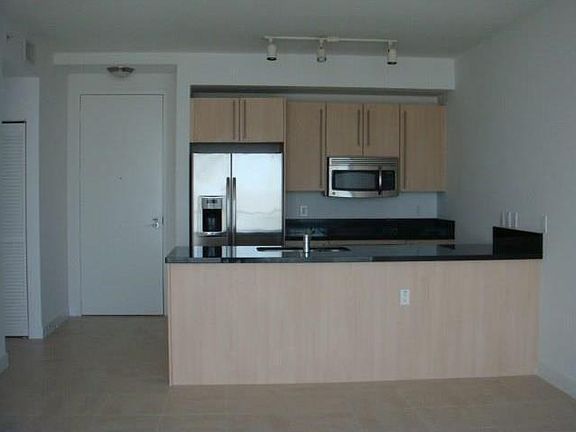 2nd image of 1111 SW 1st Ave APT 2122