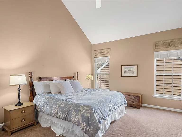 301 Adelaide Dr — Photo 26
