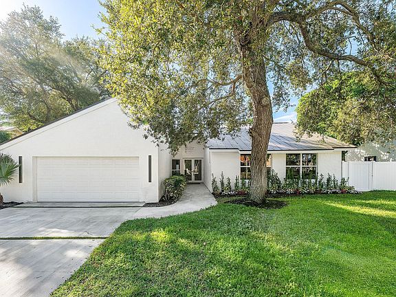 3rd image of 1380 SW 1st Street