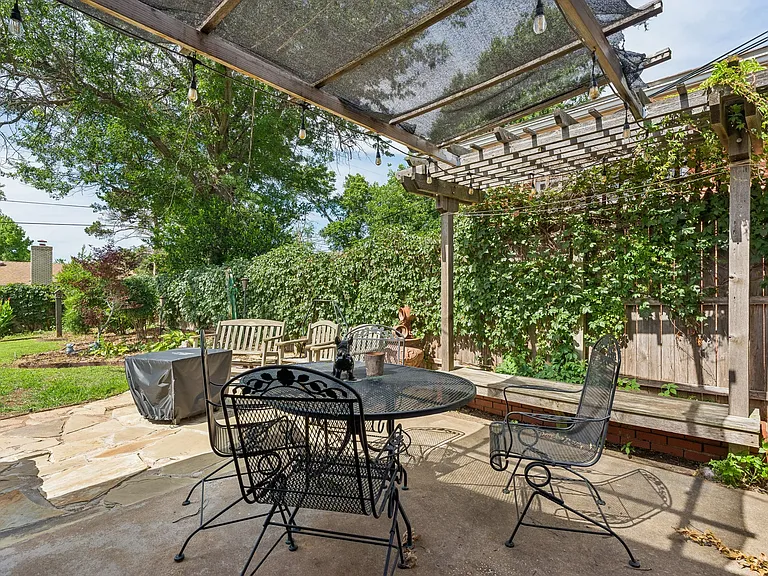 2428 NW 45th St — Photo 36