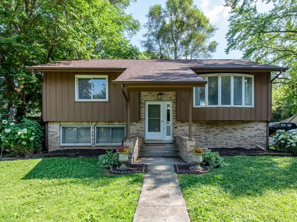 26645 W Oakwood Ave, Ingleside, IL 60041