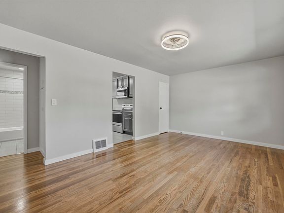 2nd image of 1908 Everest Ave