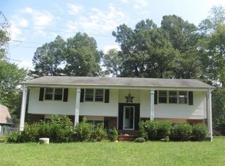 232 Willowlake Rd, Greensboro, NC 27405