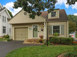 126 N Washington Ave, Batavia, IL 60510