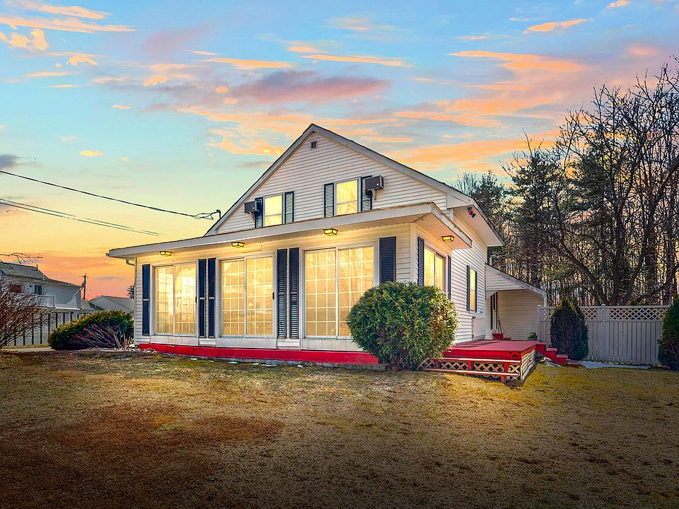 387 Montello Street, Lewiston, ME 04240 Zillow