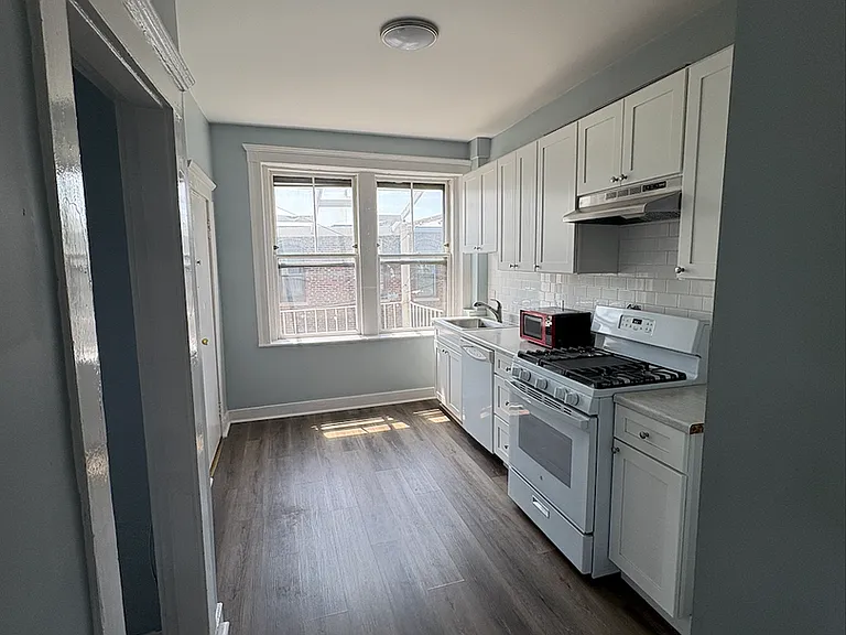 49 Hooker St #3 — Photo 1
