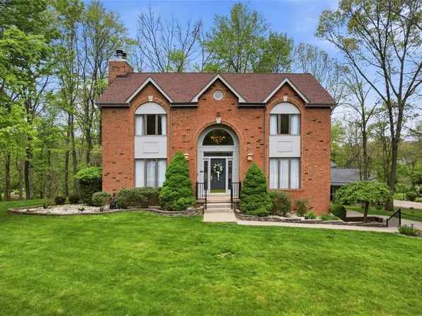 98 Firethorn Rd, Baden, PA 15005