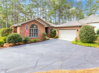 167 Hunter Trl, Southern Pines, NC 28387