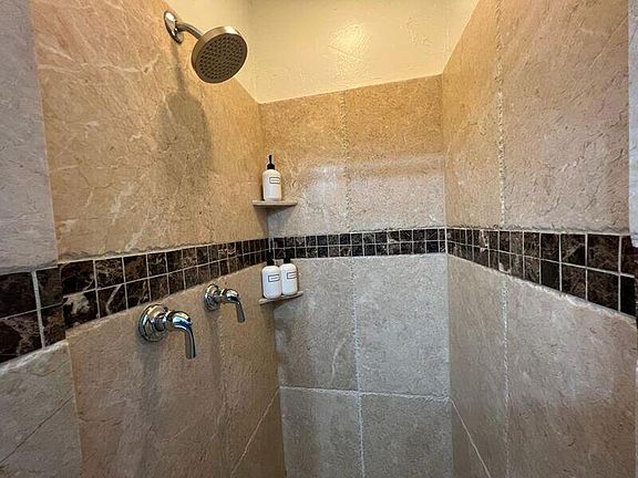 4th image of 17 S L St APT 3
