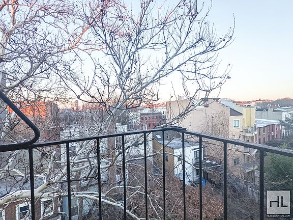 5th image of 261 14th St APT 3C