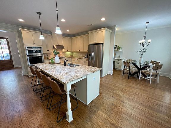 3rd image of 35 Nesbit Reserve Ct
