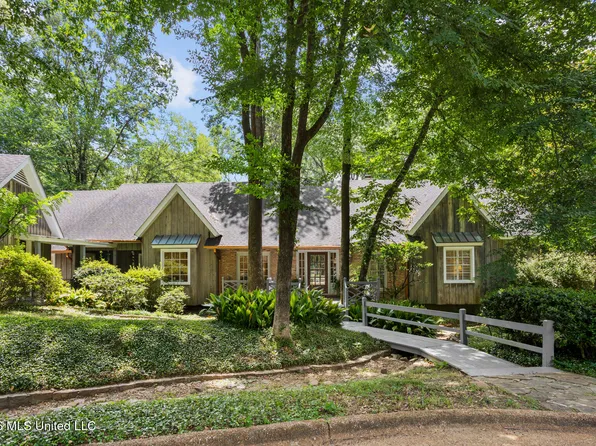 12 E Hill Dr, Jackson, MS 39216
