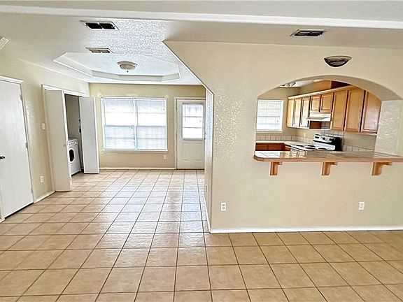 3rd image of 2716 Presidio Dr APT 3