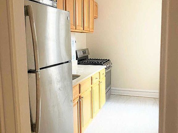 4th image of 2234 Ocean Ave APT E6