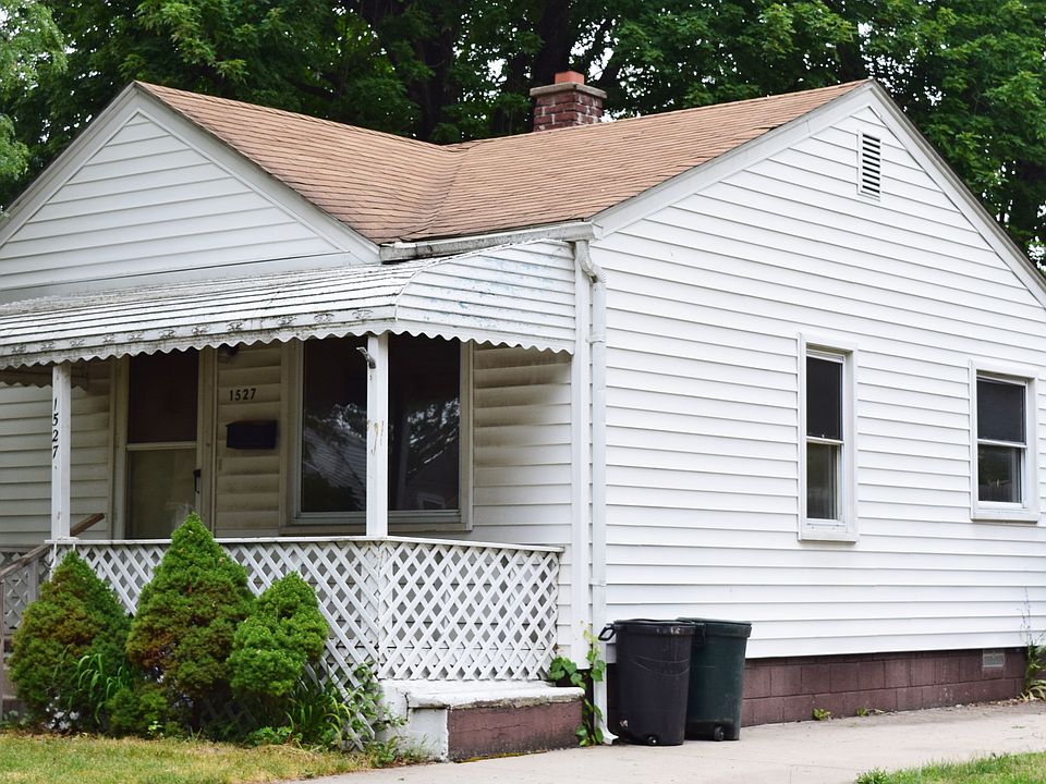 1st image of 1527 E Meyers Ave