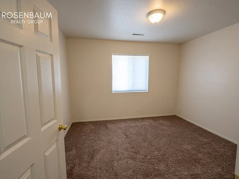 802 2nd St #1 — Photo 4