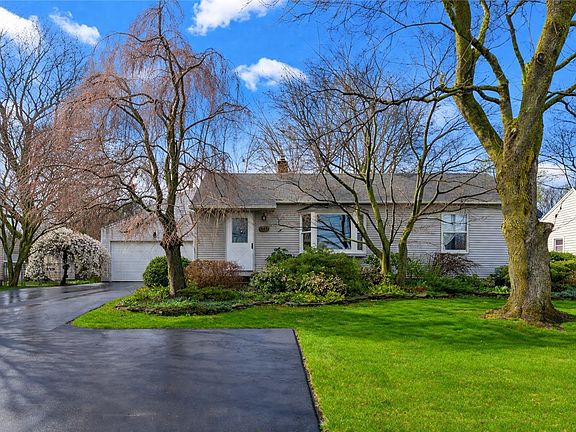 2nd image of 1449 Spencerport Rd