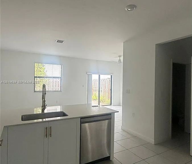 11945 SW 245th Ter — Photo 4