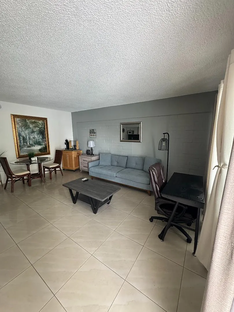 1001 S Riverside Dr - 10-203 — Photo 3