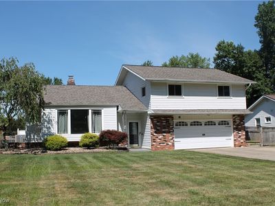 960 Barkston Dr, Highland Hts, OH, 44143