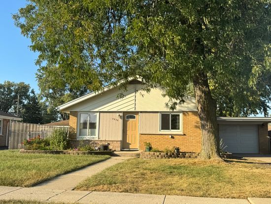 7838 W 73rd Pl, Bridgeview, IL 60455