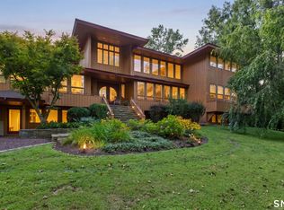 85 Norrans Ridge Drive, Ridgefield, CT 06877