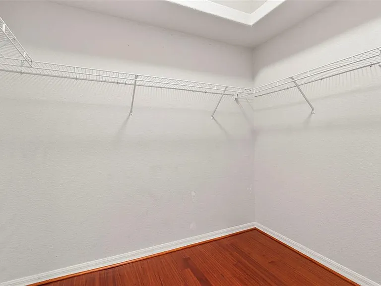 281 Hallcrest Ter — Photo 17