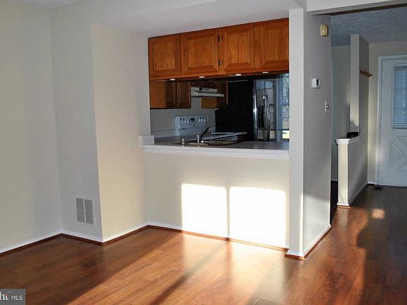 5th image of 3700 Sudley Ford Ct