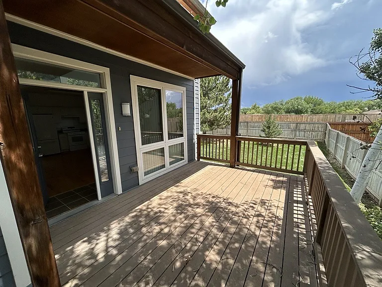 908 Avalon Ave — Photo 17