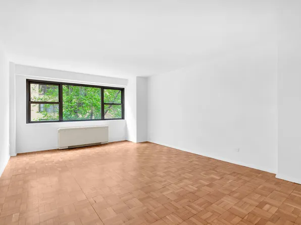 330 East 49th Street image 1 of 5