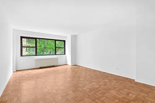 330 E 49th St #3E Photo 1