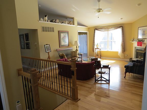 3rd image of 1428 Lincoln Ct