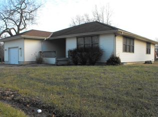 101 NE Spring St, Melvern, KS 66510