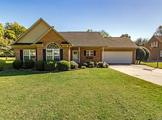 7962 King Arthurs Ct, Denver, NC 28037