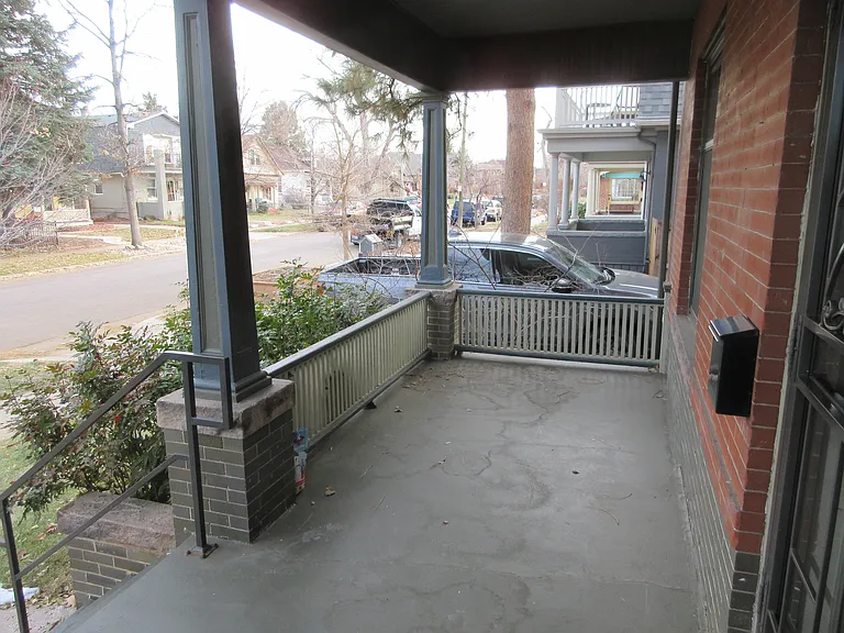 1033 S Clarkson St — Photo 11