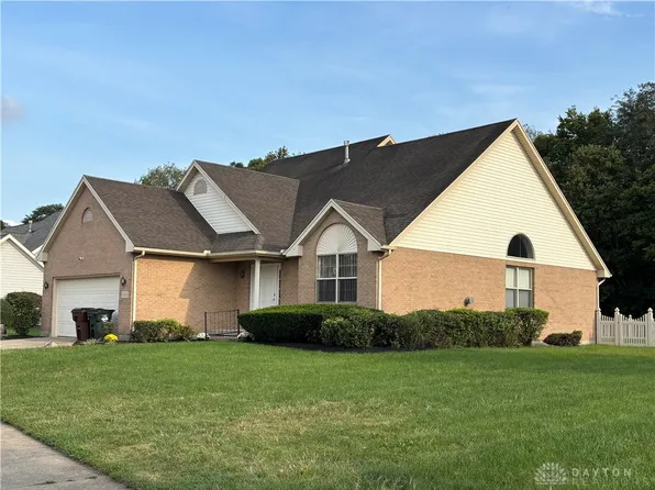 1332 Stillwater Ln, Dayton, OH 45415