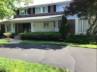 23162 Coventry Woods Ln, Southfield, MI 48034