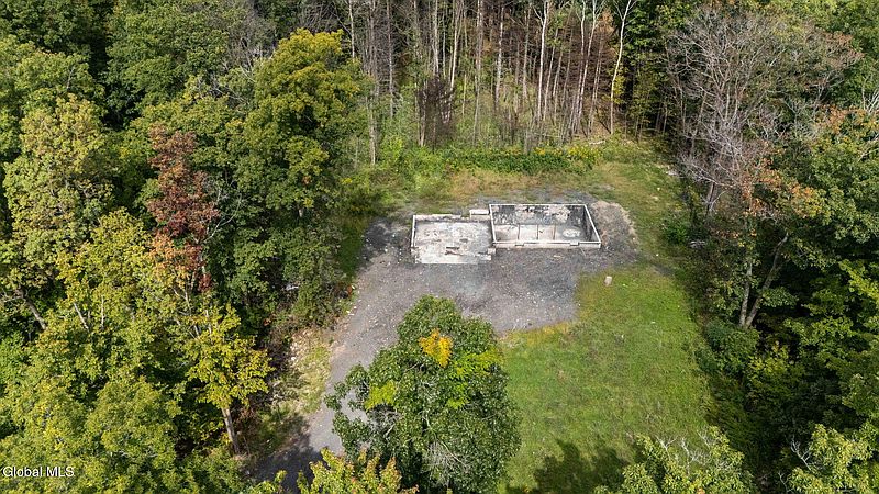 3rd image of 616 Waters Road